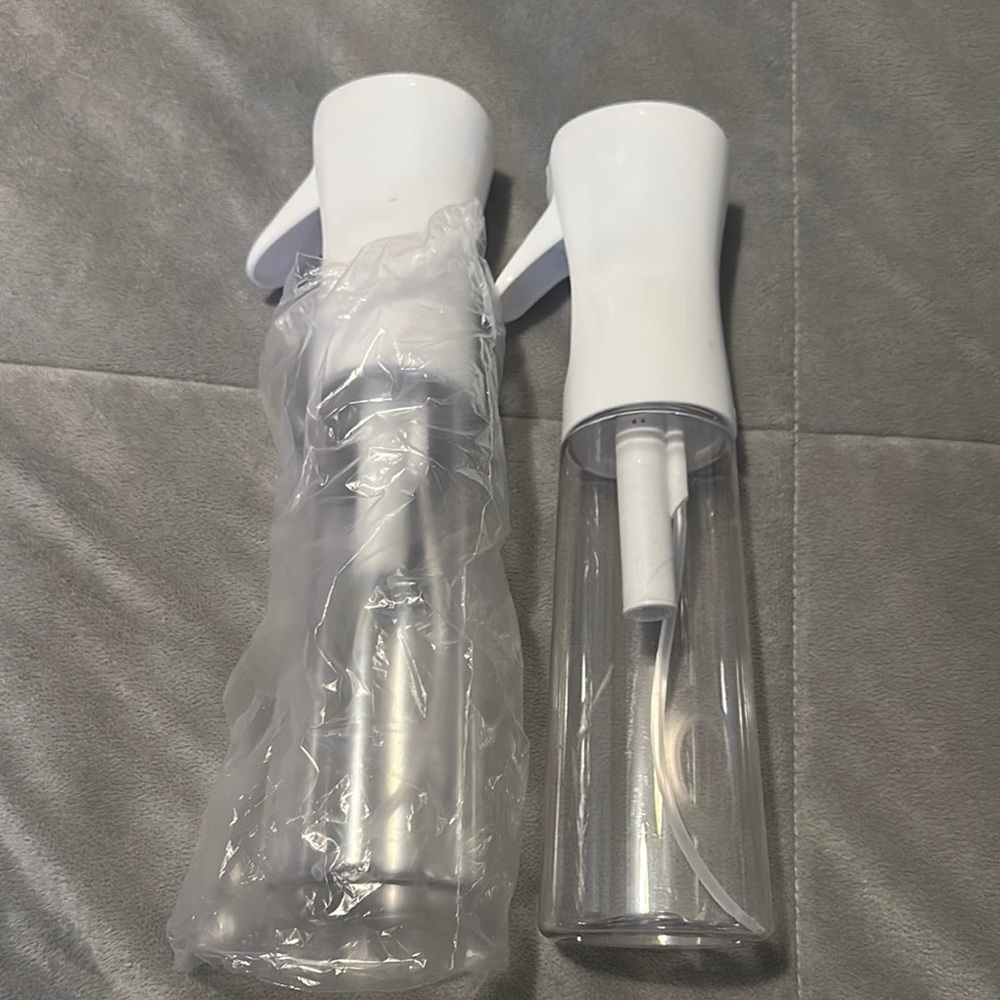 White and Clear Spray Bottles